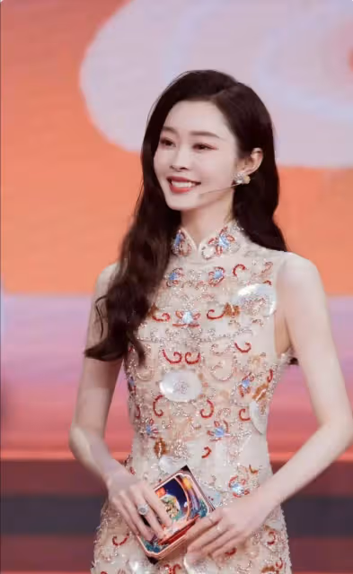 太美了!央視中秋晚會王楚然造型,猶如嫦娥下凡,宋軼跨界做主持