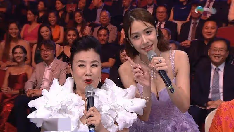 愈大愈靚！22歲港姐小花擔任司儀表現亮眼！卸任自勉︰我值得發光發亮