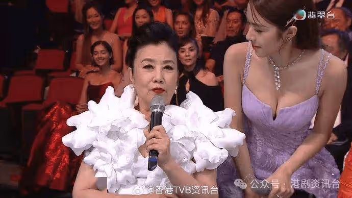 港姐合照爆風波！上一任冠軍被指越來越漂亮