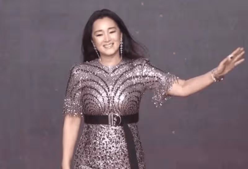 鞏俐這身材膀大腰圓,豐乳肥臀的,詮釋了什麼叫中老年的典範
