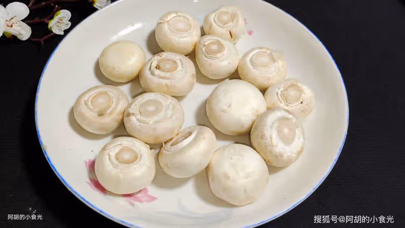 土豆和它炒太絕了,少有人知道這樣吃!一蒸一炒,外焦里嫩、口口留香