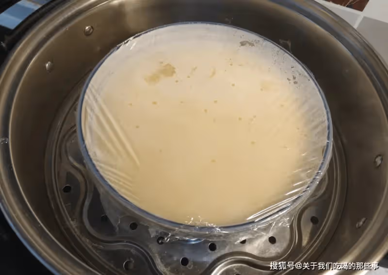 做水蒸蛋時,別傻傻只會加水,多加這「1勺」,又滑又嫩還不腥