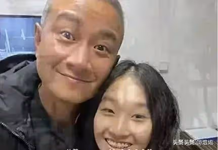 馬伊琍官宣喜訊,文章與女兒笑得開心,一切,都是自己種下的因果