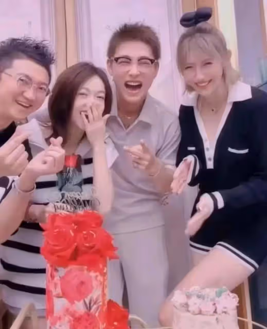吳謹言洪堯婚後首同框,女方被寵溺摟著已經顯懷,手上戒指引熱議