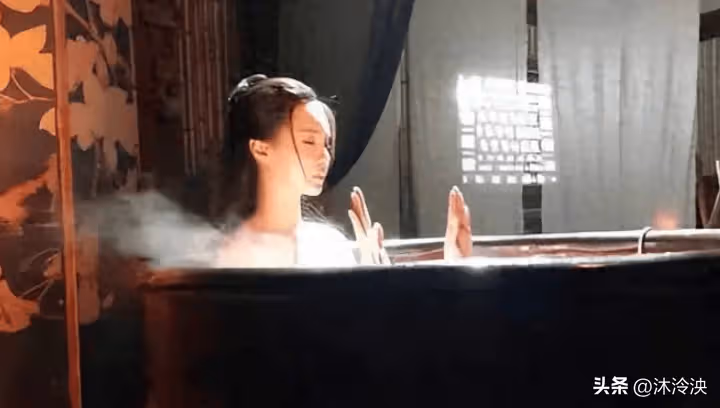 難怪影視劇中只有上半身,原來鏡頭外的下半身,個個都慘不忍睹