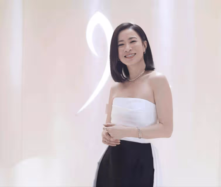 TVB視後露肩長裙與內地男星出席活動!大讚對方很Man!對吳謹言結婚不驚訝