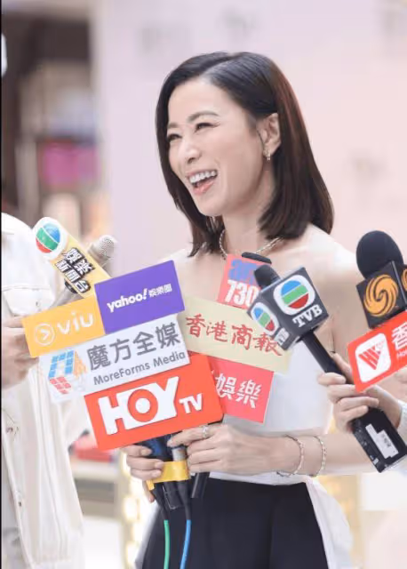 TVB視後露肩長裙與內地男星出席活動!大讚對方很Man!對吳謹言結婚不驚訝