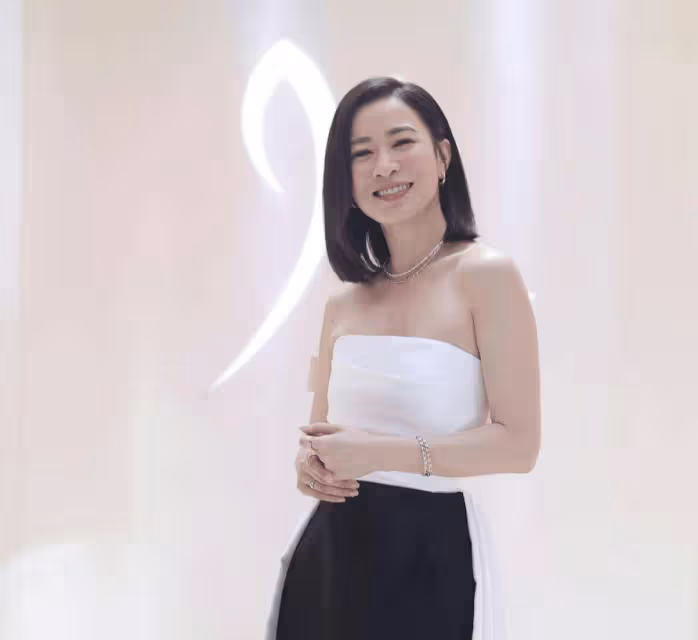 TVB視後露肩長裙與內地男星出席活動!大讚對方很Man!對吳謹言結婚不驚訝
