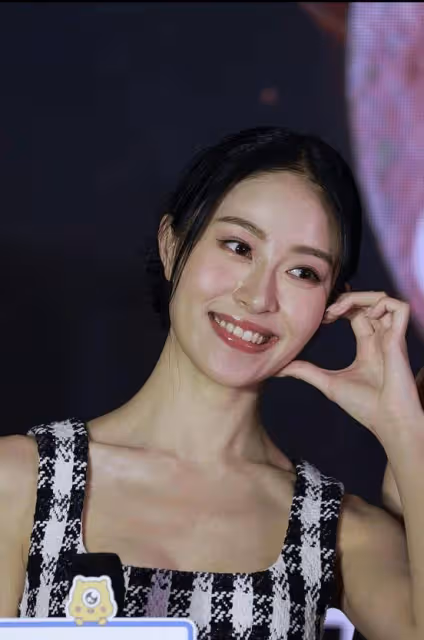 港姐三甲現身廣州獲追捧!冠軍大曬完美胸型!網友直呼本人超好看