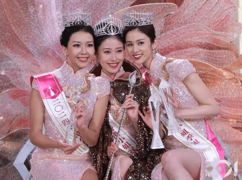 港姐三甲現身廣州獲追捧!冠軍大曬完美胸型!網友直呼本人超好看