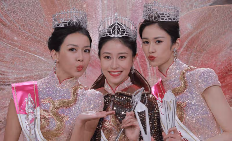 港姐三甲現身廣州獲追捧!冠軍大曬完美胸型!網友直呼本人超好看