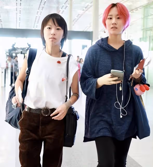 同是竇唯的DNA,把王菲女兒和高原女兒放一起對比,差距就很明顯