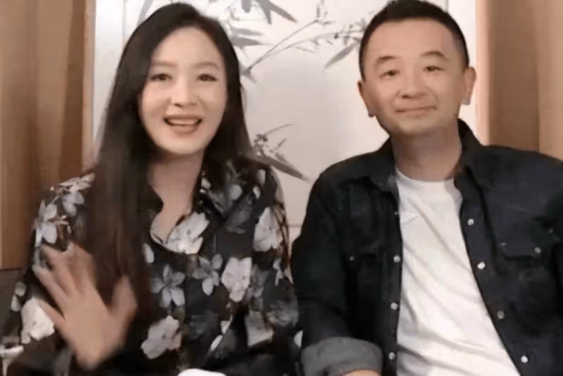 一場同學聚會，揭開了黃海波的「江湖地位」，難怪曲柵柵不離不棄