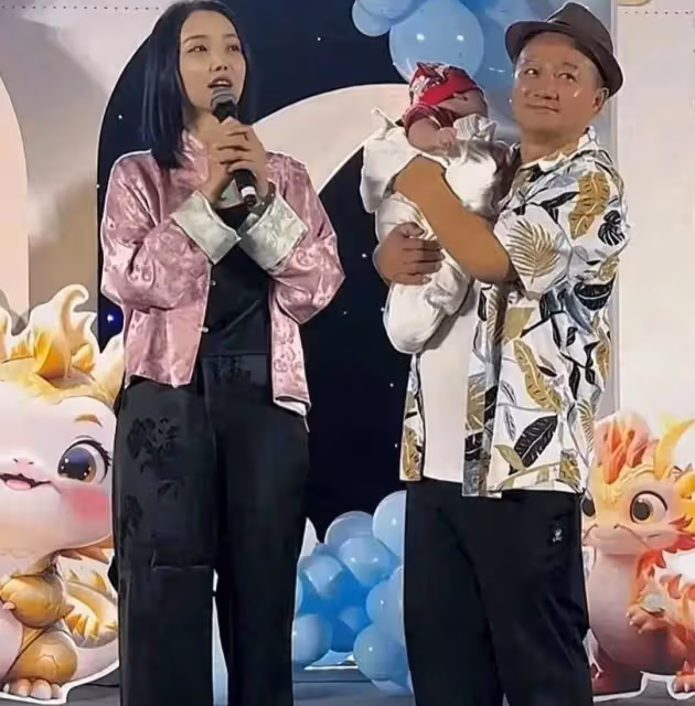 謝廣坤發怒了!直播間與網友互懟,直言找小30歲老婆是自己能耐