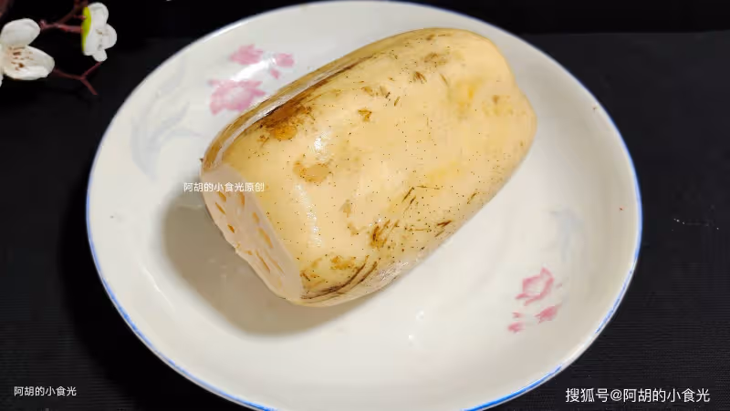 秋天吃藕勝過吃肉,這做法是首選!一蒸一煎,一口外酥里嫩、滿口都是香