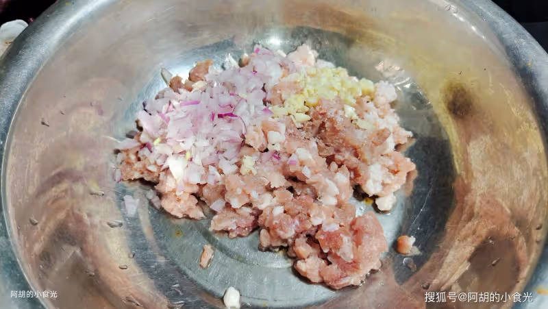 秋天吃藕勝過吃肉,這做法是首選!一蒸一煎,一口外酥里嫩、滿口都是香