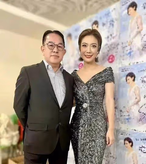 TVB王牌節目成員再曝醜聞,欠債百萬被網上追討,曾出軌港姐冠軍妹妹