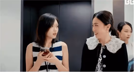 香港知名富婆,短劇中演自己,借錢被拒,網友熱評自娛自樂