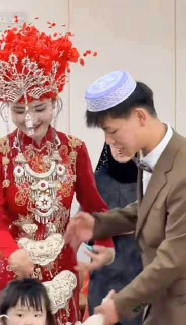 甘肅新娘神似沈眉莊,新郎長相一言難盡,網友炸鍋,知情人曝內情