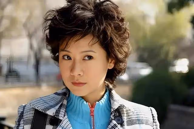 46歲海清疑似整容過度！面部表情僵硬跟劉曉慶神似？
