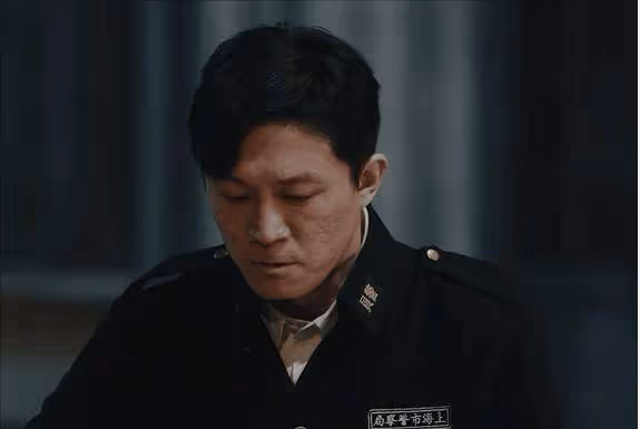 挑不起大梁硬要挑,拿真演員說質量,《暗夜與黎明》要跳著看