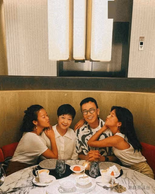 鄭丹瑞大女待嫁瘋狂放閃曬恩愛!鄭瑤舉動親密不及巨型婚戒吸睛