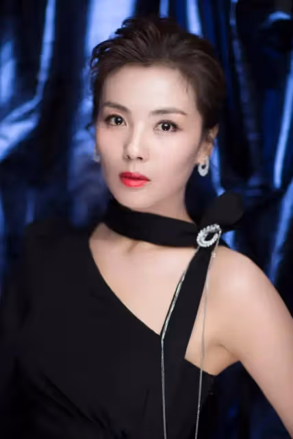 2024年中秋晚會劉濤變化太大,整個人比以前美多了,越老越美