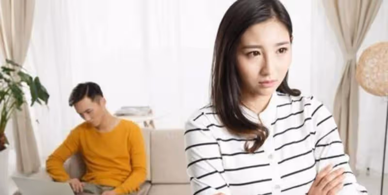 一月不同房:男人與女人的痛苦較量,誰承受更大的傷害?