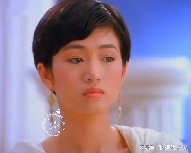 1994年的鞏俐,長得和山口百惠幾乎一樣,嫁得「理直氣壯」,活得「目中無人」