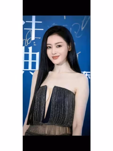 「太子妃」張天愛性感靚麗美圖！膚白貌美身材火辣