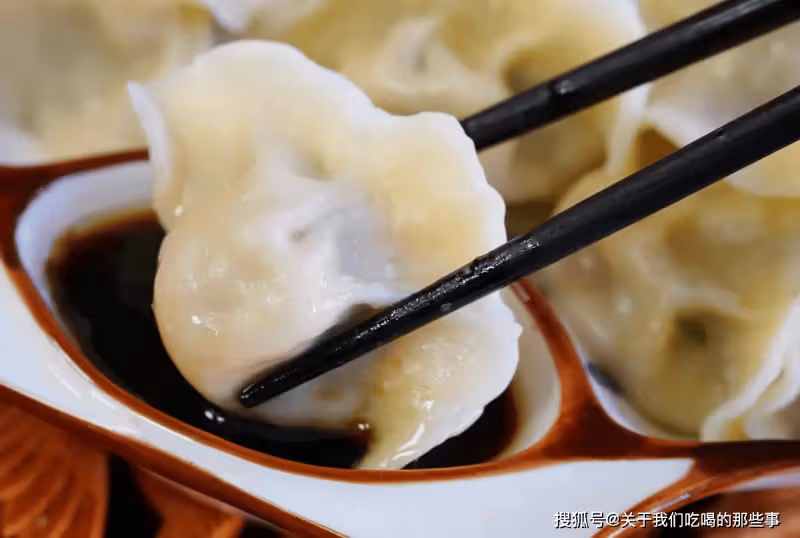 做白菜餃子,白菜不要直接拌餡,多做一步,餃子餡特鮮嫩不出水