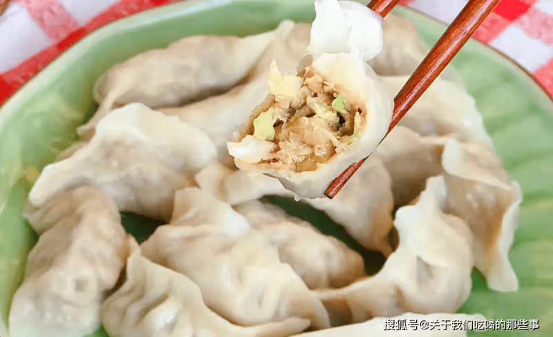 做白菜餃子,白菜不要直接拌餡,多做一步,餃子餡特鮮嫩不出水