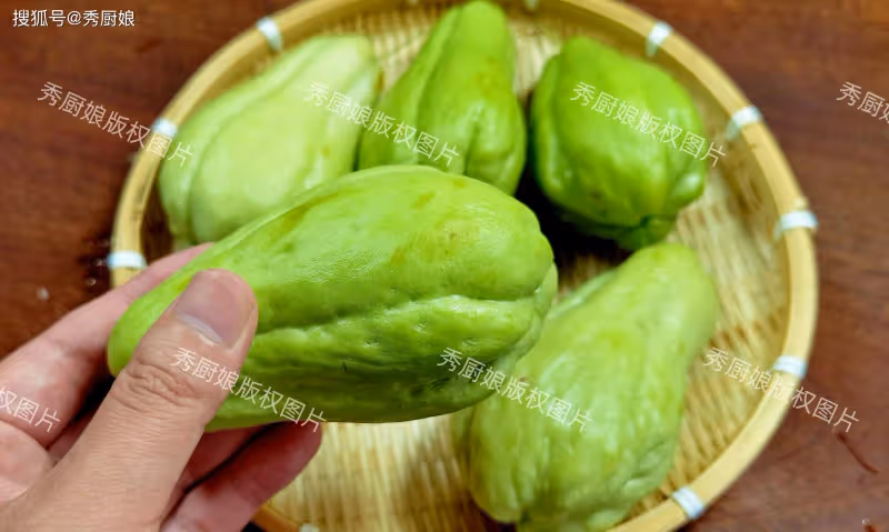 秋天,少吃花生瓜子,多吃3種鹼性菜,頭髮烏黑,沒有口臭更健康