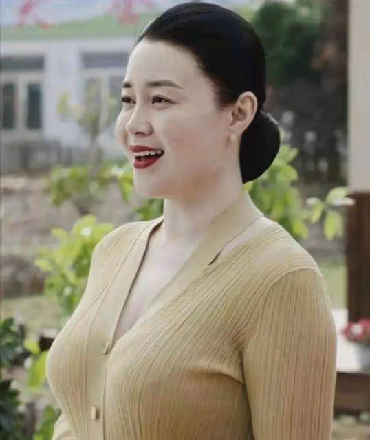 關婷娜:成名背後有眼淚和艱辛,39歲婚戀成難題