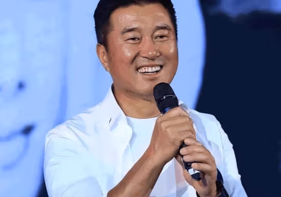 春晚成名後拋妻棄女,送二婚妻子鋃鐺入獄,下場淒涼,大家都認識!