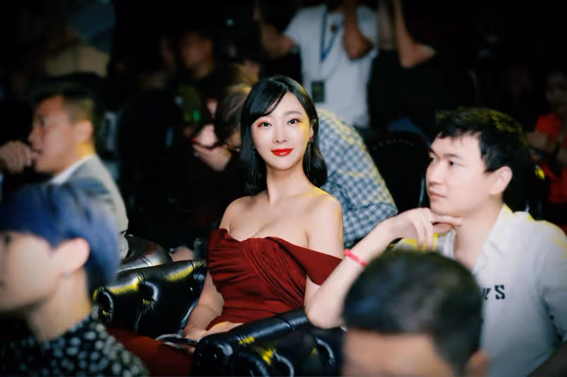 她曾是中國「乳神」，身材好到爆炸，可惜如今不溫不火！