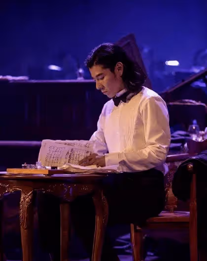 導演只是讓他演「條狗」，他卻力壓郭麒麟，讓半個娛樂圈為他瘋狂