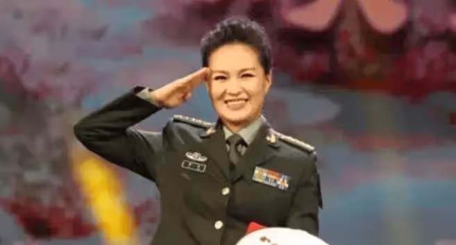 她是下一個春晚傳奇？12次登台，豪門丈夫的寵愛讓她如公主般閃耀！