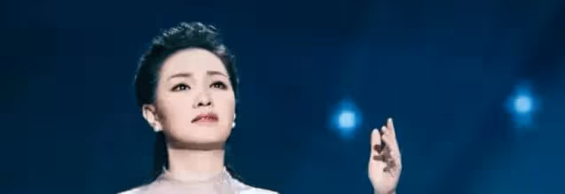 她是下一個春晚傳奇?12次登台,豪門丈夫的寵愛讓她如公主般閃耀!