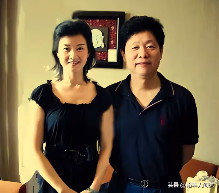 58歲宋祖英舉辦家宴！豪宅層高超五米，穿香奈兒手臂線條成亮點