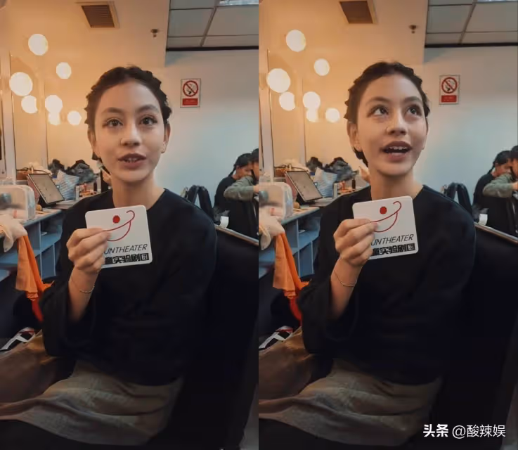 媽呀劉燁的女兒都這麼大了?半張臉都是眼睛 好像漫畫里的人啊