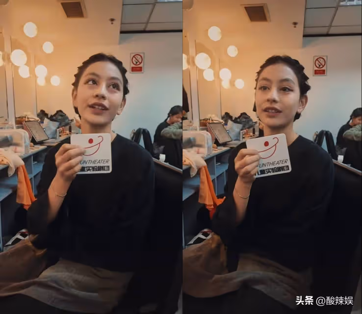 媽呀劉燁的女兒都這麼大了?半張臉都是眼睛 好像漫畫里的人啊