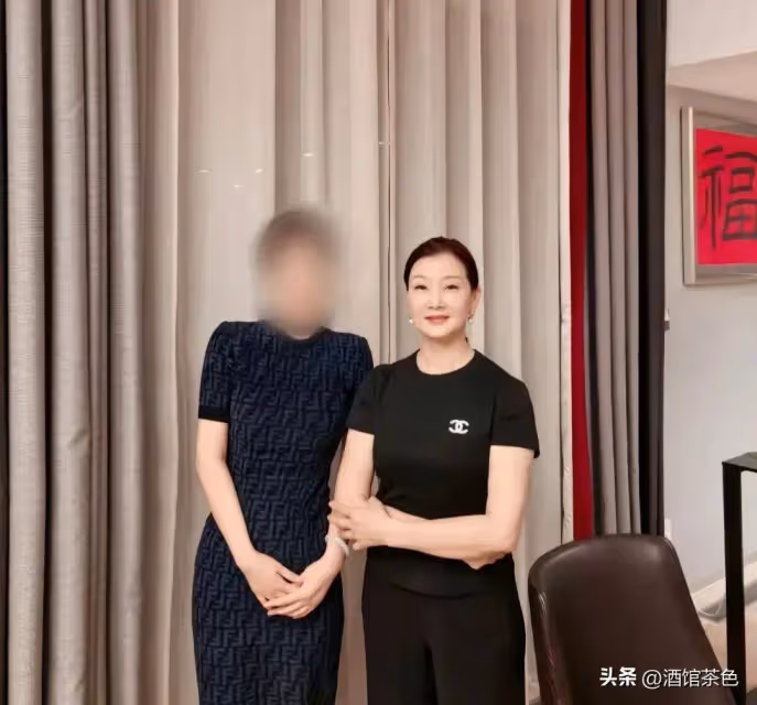 58歲宋祖英近況罕見曝光:住北京豪宅,身材豐腴,皮膚光滑不顯老