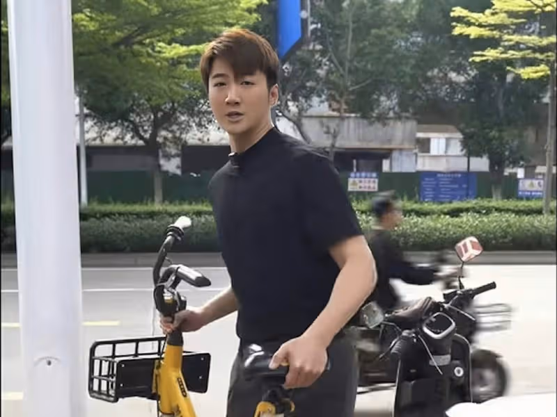 香港知名男星秘密結婚,做生意虧損百萬,開新工作室望東山再起