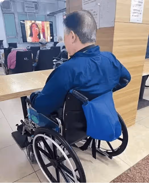 炸裂!TVB老戲骨自爆小30歲女友有老公,深情程度秒殺李龍基