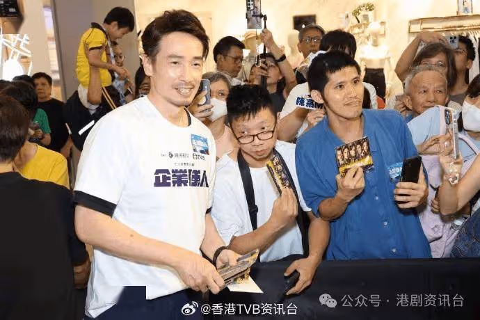 陳豪戴假髮認礙眼!龔嘉欣獲網民贊演少女及速遞員神似