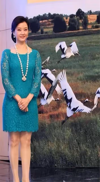 看了58歲宋祖英和61歲李修平近照,發現女人過了50,胖點也很美
