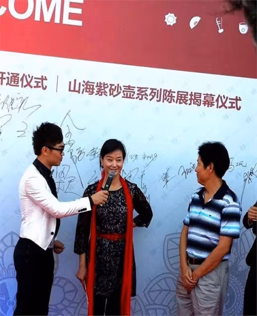 看了58歲宋祖英和61歲李修平近照,發現女人過了50,胖點也很美