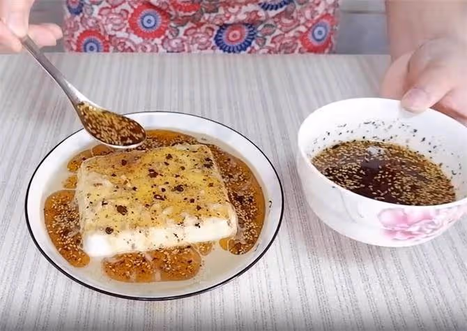 豆腐這樣做,一道淋汁豆腐,麻辣鮮嫩好吃下飯,做法簡單,先收藏