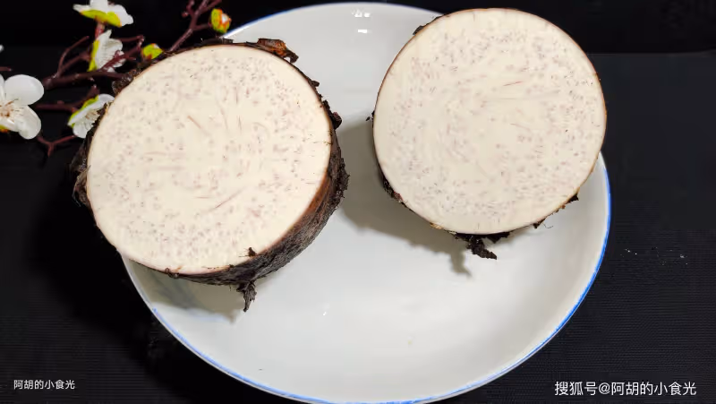 秋分後別忘記吃一寶，埋土裡的金疙瘩！簡單搭配煮一碗，香濃滑潤、滿口好味